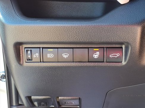Used 2019 Toyota RAV4 XLE Premium image 17