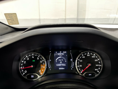 Used 2018 Jeep Renegade Altitude image 40