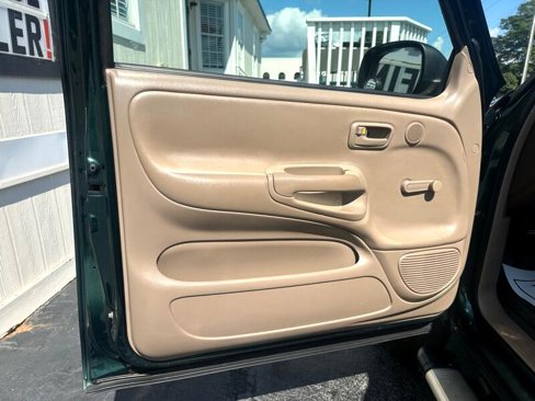 Used 2004 Toyota Tundra 2WD Regular Cab image 22