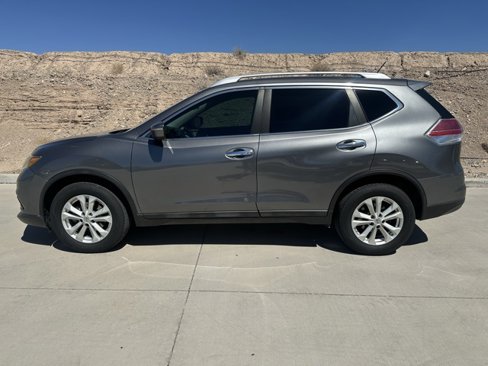 Used 2014 Nissan Rogue SV image 4