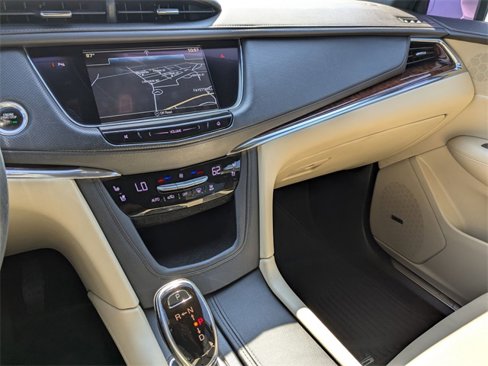Used 2017 Cadillac XT5 Premium Luxury image 24