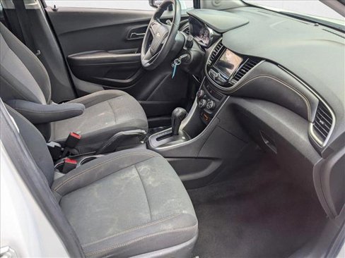 Used 2018 Chevrolet Trax LS image 19