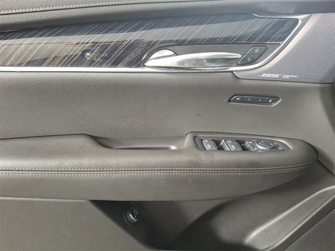 Used 2021 Cadillac XT6 Premium Luxury image 15