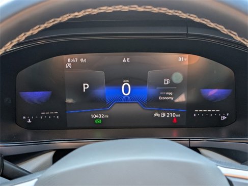 Certified 2024 Volkswagen Taos SE image 19