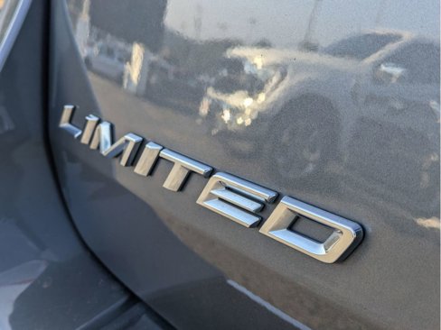 Certified 2022 Ford Explorer Limited w/ Equipment Group 301A image 8
