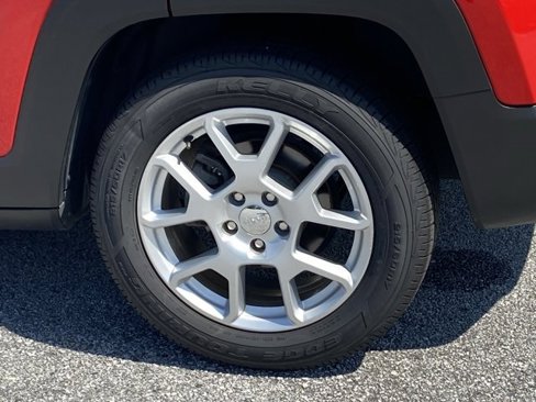 Used 2021 Jeep Renegade Latitude image 32