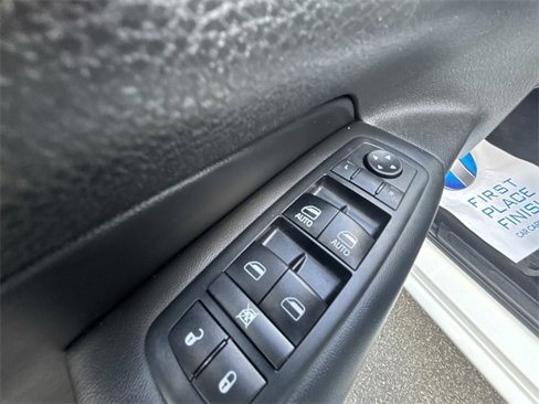 Used 2019 Jeep Grand Cherokee Altitude image 15