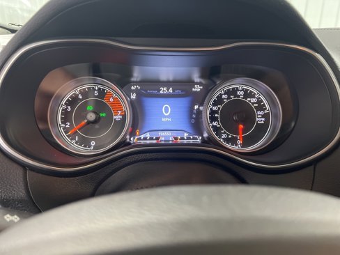 Used 2019 Jeep Cherokee Limited w/ Luxury Group image 26