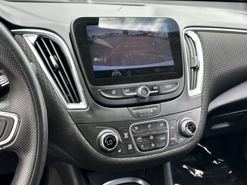 Used 2020 Chevrolet Malibu LT image 27
