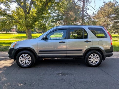 Used 2005 Honda CR-V LX image 2