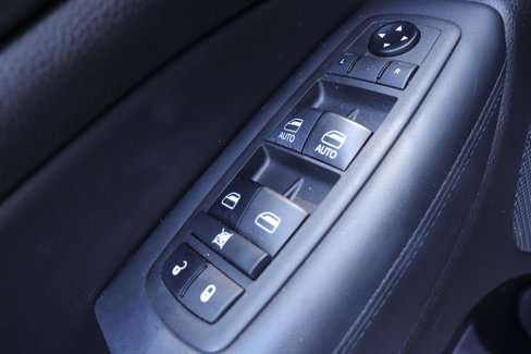 Used 2021 Jeep Grand Cherokee Laredo image 23