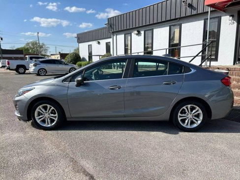 Used 2019 Chevrolet Cruze LT image 9