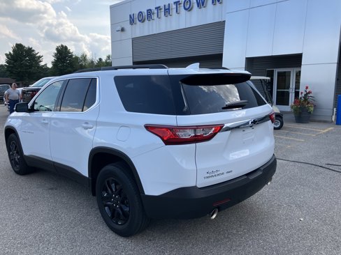 Used 2020 Chevrolet Traverse LT image 8