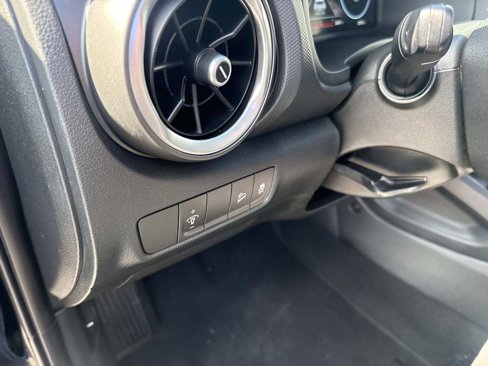 Used 2022 Hyundai Kona Limited image 21