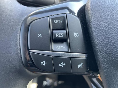 Used 2022 Ford Escape SE w/ SE Sport Appearance Package image 17