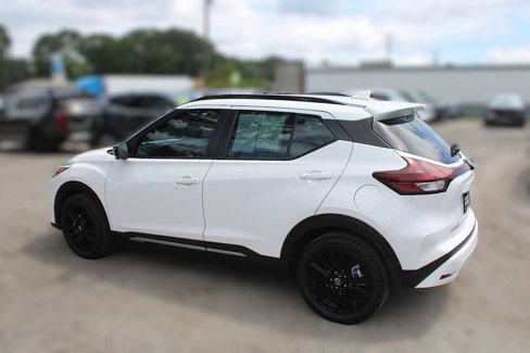 Used 2022 Nissan Kicks SR w/ Premium Package image 12