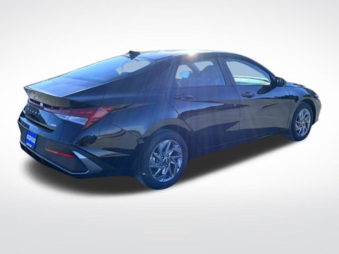 New 2025 Hyundai Elantra Blue image 6