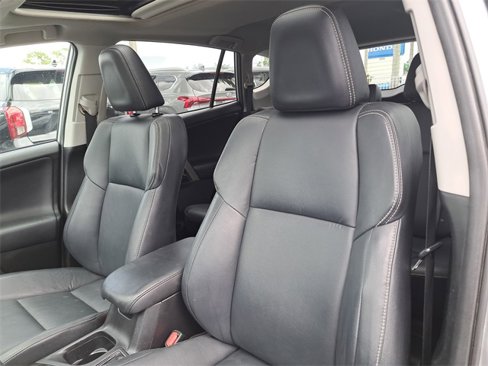 Used 2016 Toyota RAV4 Limited image 28
