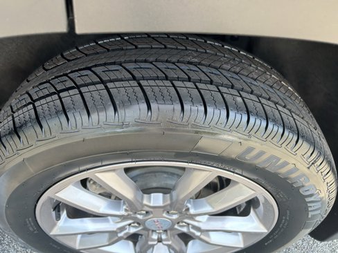 Used 2022 GMC Terrain SLT w/ LPO, Floor Liner Package image 12
