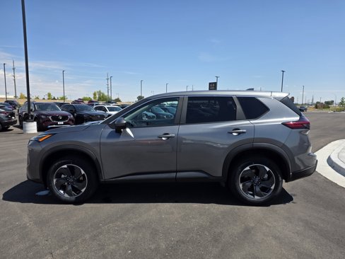 Used 2024 Nissan Rogue SV image 5