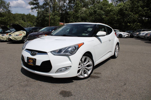 Used 2013 Hyundai Veloster w/ Style Pkg image 1