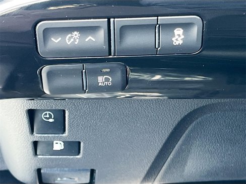 Used 2017 Toyota Prius Prime Premium image 10