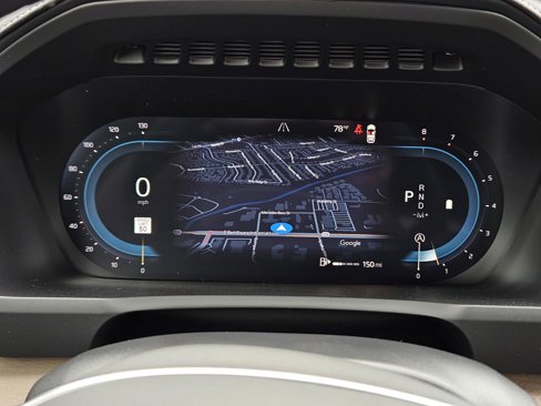 New 2025 Volvo XC90 B5 Plus w/ Protection Package Premier image 16