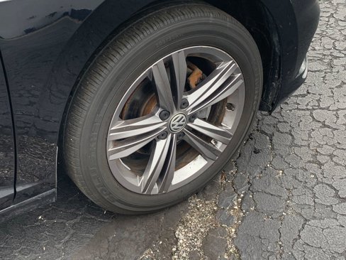 Used 2019 Volkswagen Jetta R-Line w/ R-Line Cold Weather Package image 9