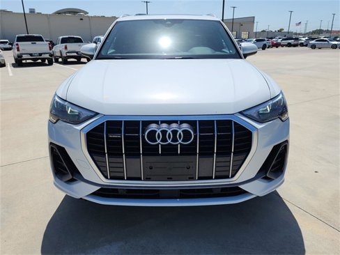 Used 2020 Audi Q3 2.0T Premium w/ Convenience Package image 2