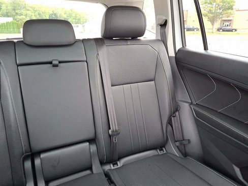 Used 2022 Volkswagen Tiguan SE image 20
