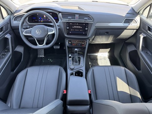 Certified 2023 Volkswagen Tiguan SE image 32