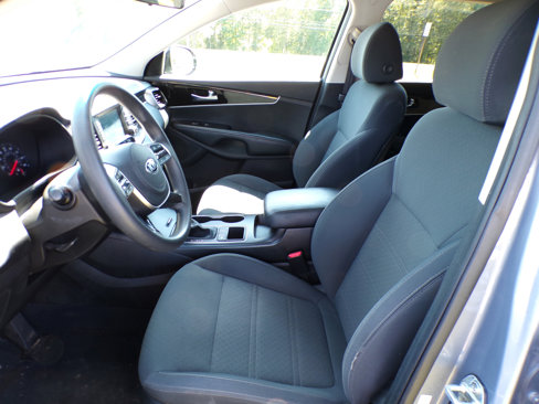 Used 2020 Kia Sorento LX image 28