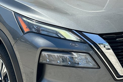 Used 2023 Nissan Rogue SV image 12