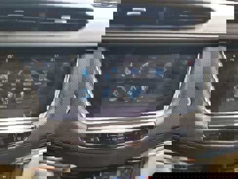 Used 2017 Cadillac XT5 Luxury image 21