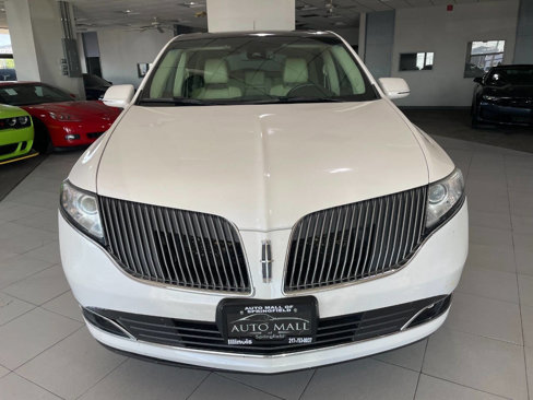 Used 2013 Lincoln MKT AWD image 2