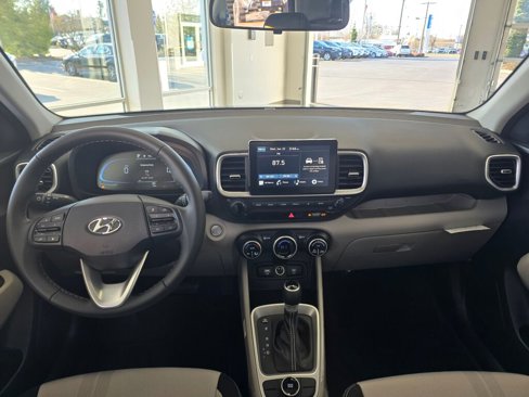 New 2025 Hyundai Venue SEL image 15