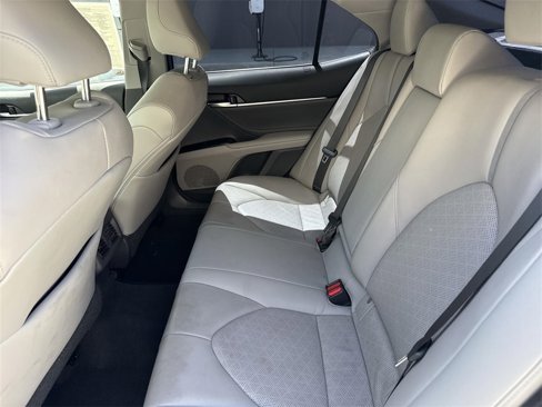 Used 2018 Toyota Camry XSE image 22
