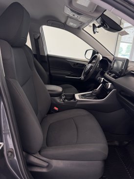 Used 2020 Toyota RAV4 LE image 22