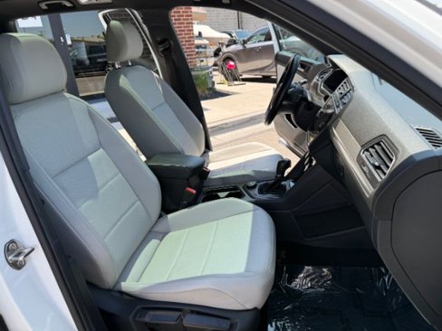 Used 2019 Volkswagen Tiguan SEL R-Line w/ 3rd Row Seat Package image 22