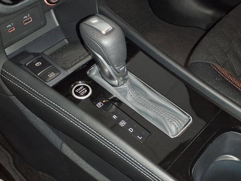 Used 2024 Nissan Kicks SR image 13