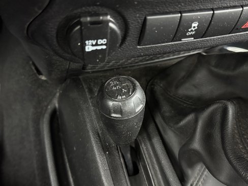 Used 2013 Jeep Wrangler Unlimited Sport image 9