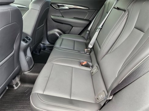 Used 2023 Buick Envision Essence image 10
