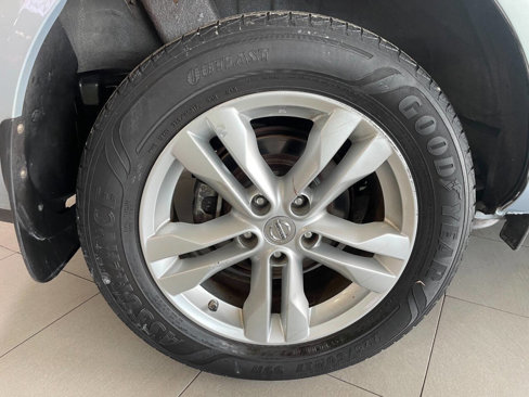 Used 2012 Nissan Rogue SV w/ Premium Pkg image 12