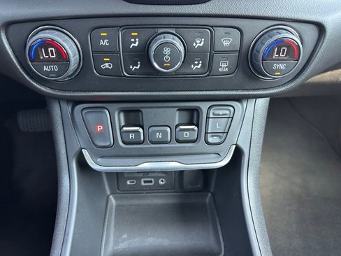 Used 2020 GMC Terrain SLE w/ Driver Convenience Package image 30