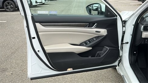 Used 2022 Honda Accord EX-L image 9