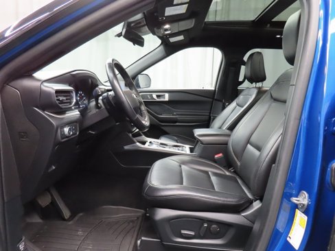 Used 2020 Ford Explorer XLT w/ Equipment Group 202A image 9