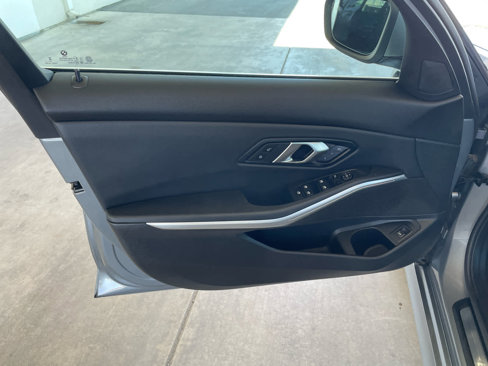 Used 2025 BMW 330i Sedan image 15
