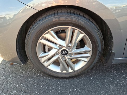 Used 2020 Hyundai Elantra Value Edition w/ Winter Weather Package image 8