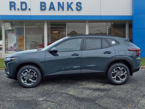 New 2025 Chevrolet Trax LT w/ Driver Confidence Package image 2