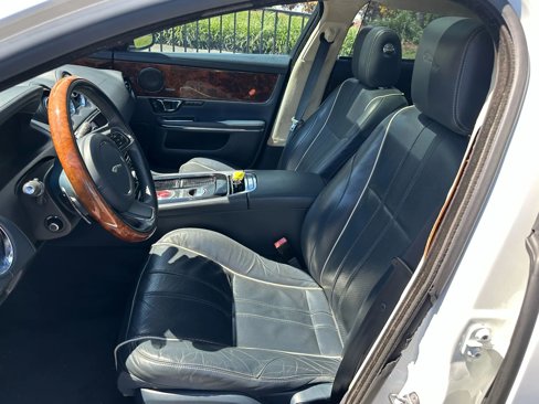 Used 2015 Jaguar XJ L Portfolio image 23